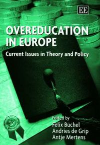 Produktbild: Overeducation in Europe