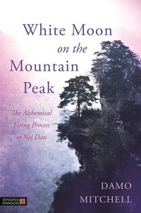 Produktbild: White Moon on the Mountain Peak