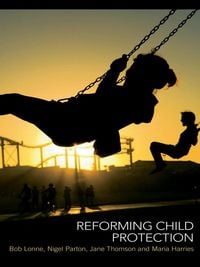 Produktbild: Reforming Child Protection