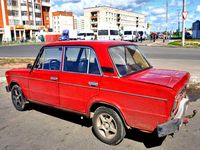 Produktbild: CALVENDO Puzzle Der sowjetische Oldtimer LADA 2105 in Tscheboksary 1000 Teile Lege-Gr&ouml;&szlig;e 640 x 480 cm Foto-Puzzle Bild von Henning von L&ouml;wis of Menar