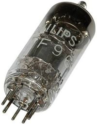 Produktbild: Philips DAF 96 = 1 AH 5 Elektronenr&ouml;hre Diode-Pentode 120 V 170 &micro;A Polzahl: 7 Sockel: B7G Inhalt 1 St.