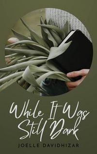 Produktbild: While It Was Still Dark