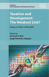Produktbild: Taxation and Development: The Weakest Link?