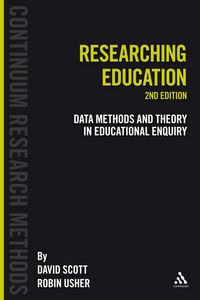 Produktbild: Researching Education