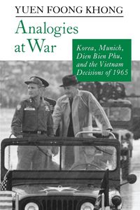 Produktbild: Analogies at War