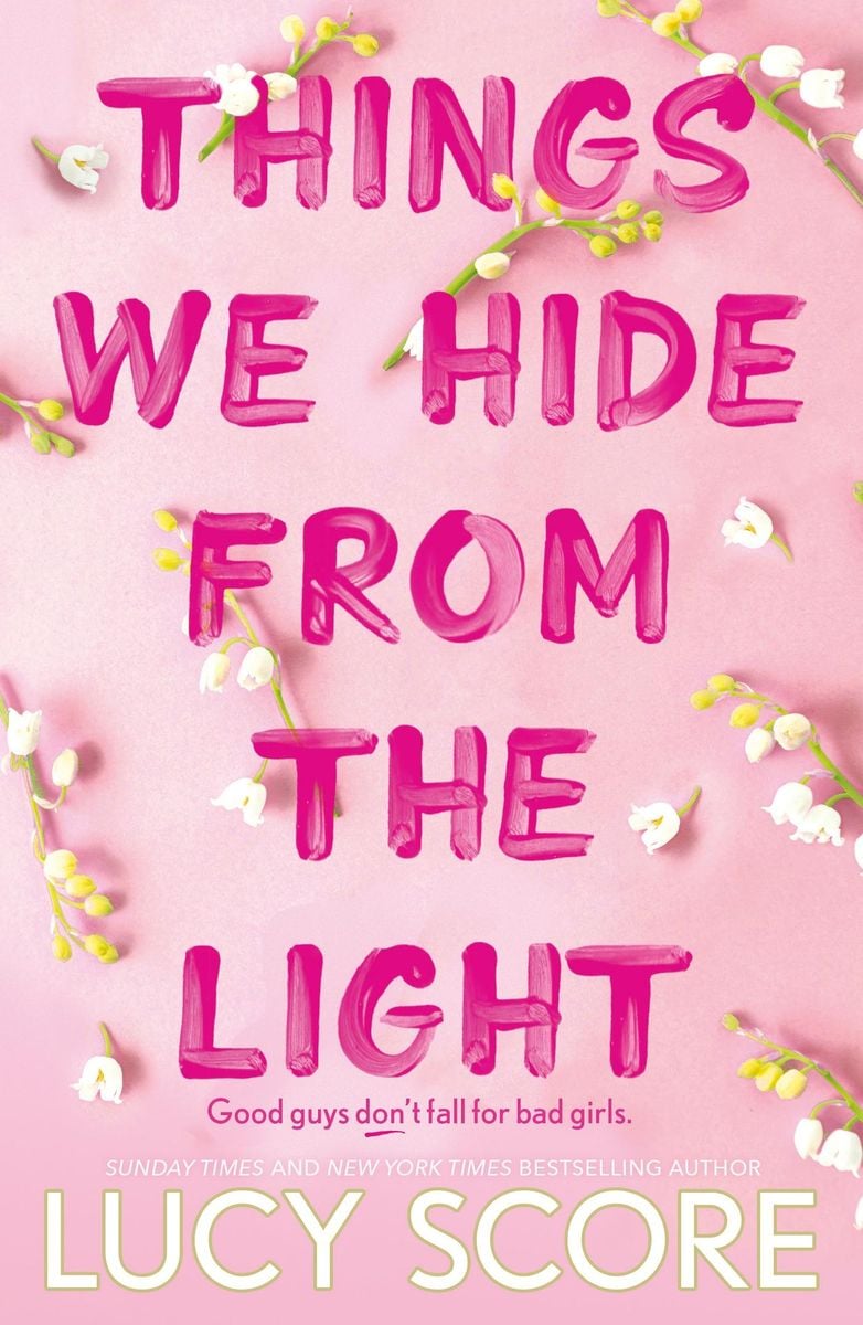 'Things We Hide From The Light' von 'Lucy Score' eBook