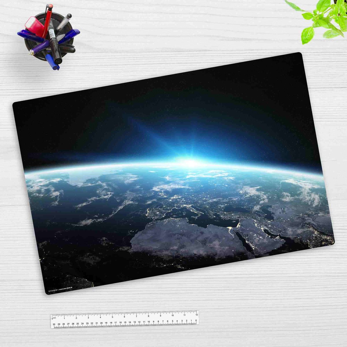 Coveryourdesk Schreibtischunterlage Vinyl Erdkugel bei Nacht, 60 x 40 cm